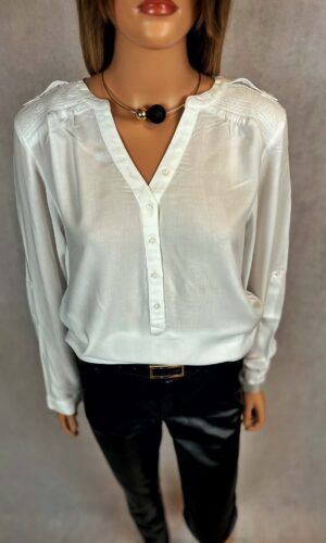 Koszula biała – lekka, oversize’owa elegancja