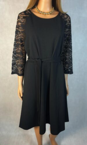 Sukienka czarna z koronką