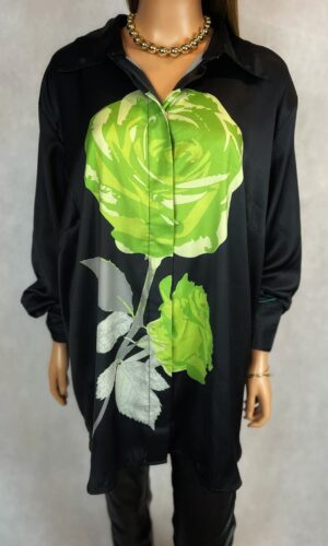 Koszula czarna z zielonym motywem róży – dłuższy fason