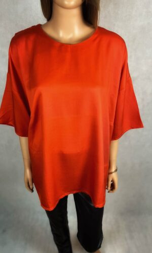 Czerwona bluzka oversize z szerokim rękawem