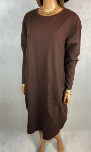 Brązowa sukienka midi oversize bawełniana luźna z kieszeniami